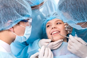 все о хирургической помощи в стоматологии - удаление зубов, кисты десны, примерные цены в Сургуте
